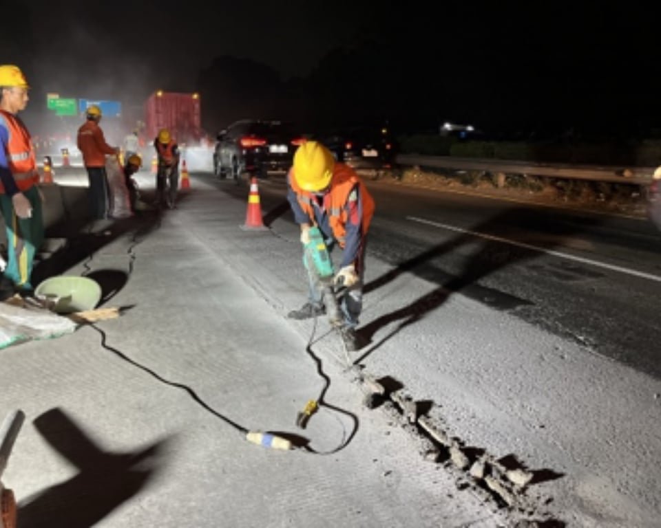 Jaga Kualitas Layanan Jalan Tol, PT Jasamarga Tollroad Maintenance Laksanakan Rekonstruksi Perkerasan di Ruas Jalan Tol Jakarta-Tangerang
