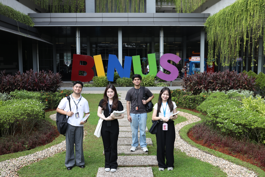 Saat Orang Tua dan Anak Menentukan Pilihan Universitas, BINUS University Menghadirkan Program Beasiswa untuk Tahun Akademik 2027/2028 Saat Orang Tua dan Anak Menentukan Pilihan Universitas, BINUS University Menghadirkan Program Beasiswa untuk Tahun Akademik 2027/2028