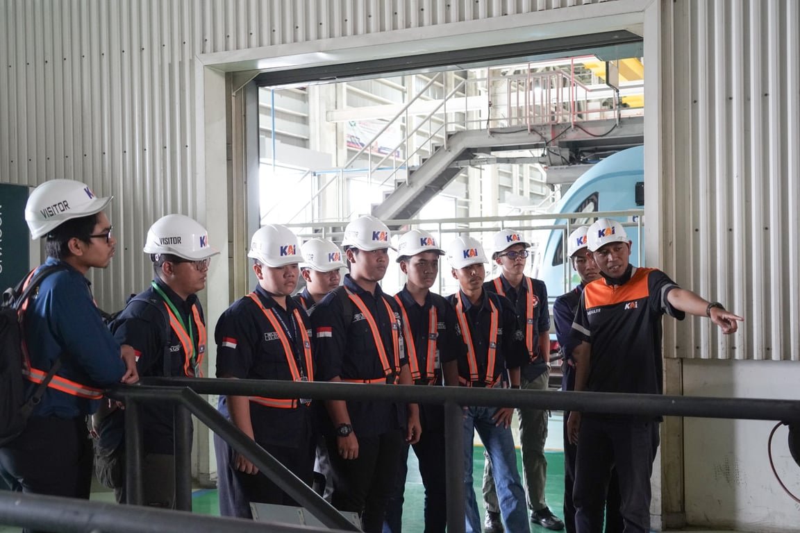 Mengenal “Dapur” Operasional LRT Jabodebek, Edukasi Publik Dimulai dari Balik Layar Mengenal “Dapur” Operasional LRT Jabodebek, Edukasi Publik Dimulai dari Balik Layar