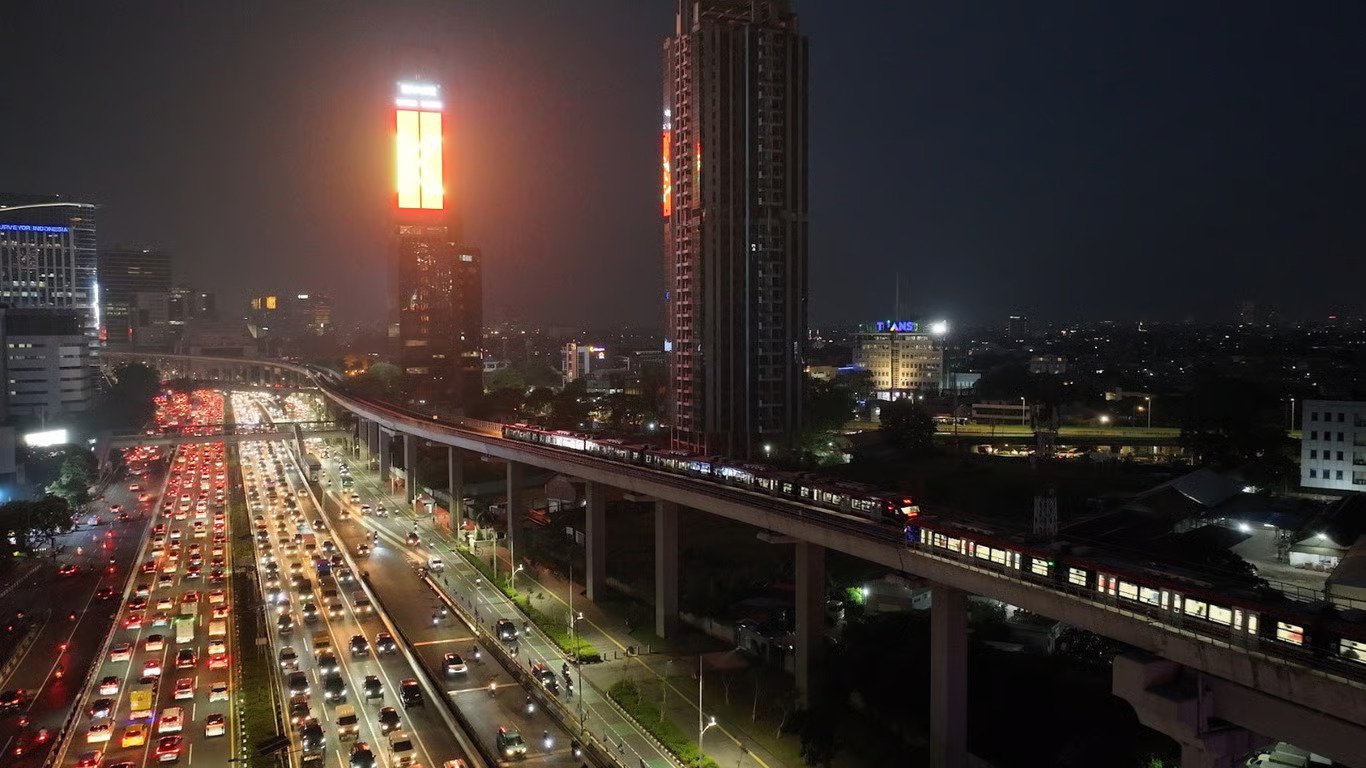 LRT Jabodebek Perpanjang Layanan hingga Tengah Malam pada 17 Agustus LRT Jabodebek Perpanjang Layanan hingga Tengah Malam pada 17 Agustus