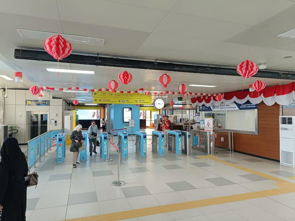 Semarak HUT ke-81 RI, KAI Hadirkan Tarif Rp8 LRT Jabodebek pada 17 Agustus Semarak HUT ke-81 RI, KAI Hadirkan Tarif Rp8 LRT Jabodebek pada 17 Agustus