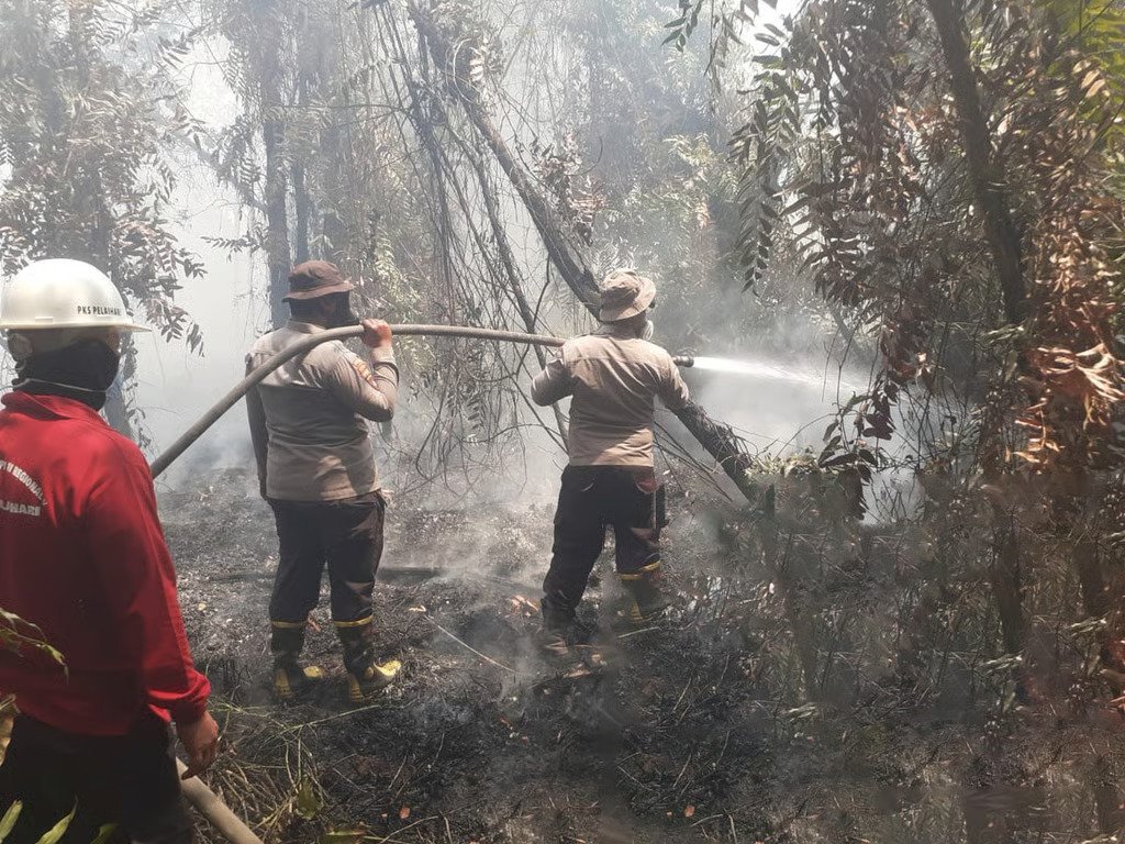 PTPN Group bersama Satgas Karhutla Kolaborasi Atasi Karhutla PTPN Group bersama Satgas Karhutla Kolaborasi Atasi Karhutla